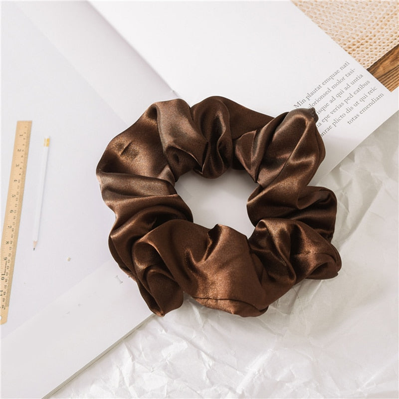 Frauen Silk Scrunchie elastisches handgemachtes mehrfarbiges Haarband Pferdeschwanz Halter Stirnband Haarschmuck Satin Seide einfarbig