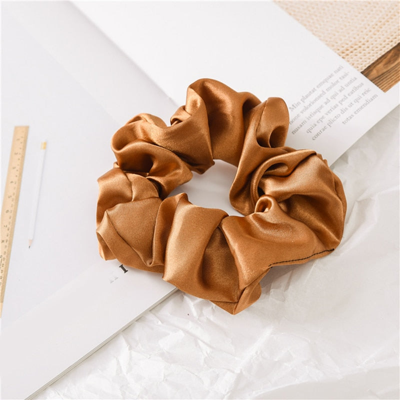 Frauen Silk Scrunchie elastisches handgemachtes mehrfarbiges Haarband Pferdeschwanz Halter Stirnband Haarschmuck Satin Seide einfarbig