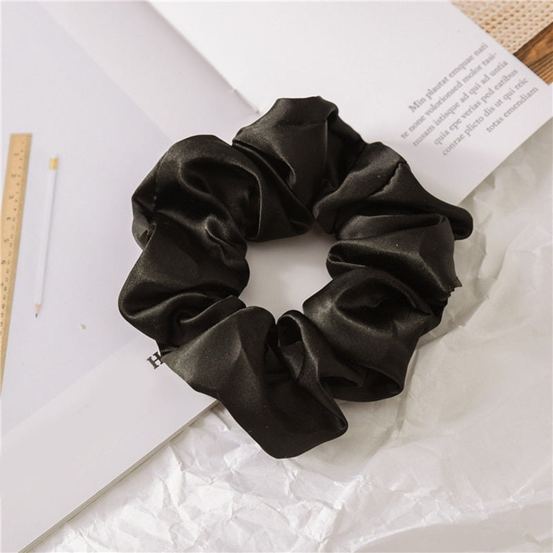 Frauen Silk Scrunchie elastisches handgemachtes mehrfarbiges Haarband Pferdeschwanz Halter Stirnband Haarschmuck Satin Seide einfarbig