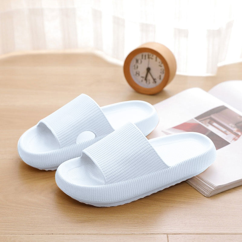 Dicke Plattform Badezimmer Hausschuhe Damenmode weiche Sohle EVA Indoor Slides Frau Sandalen 2023 Sommer rutschfeste Flip Flops