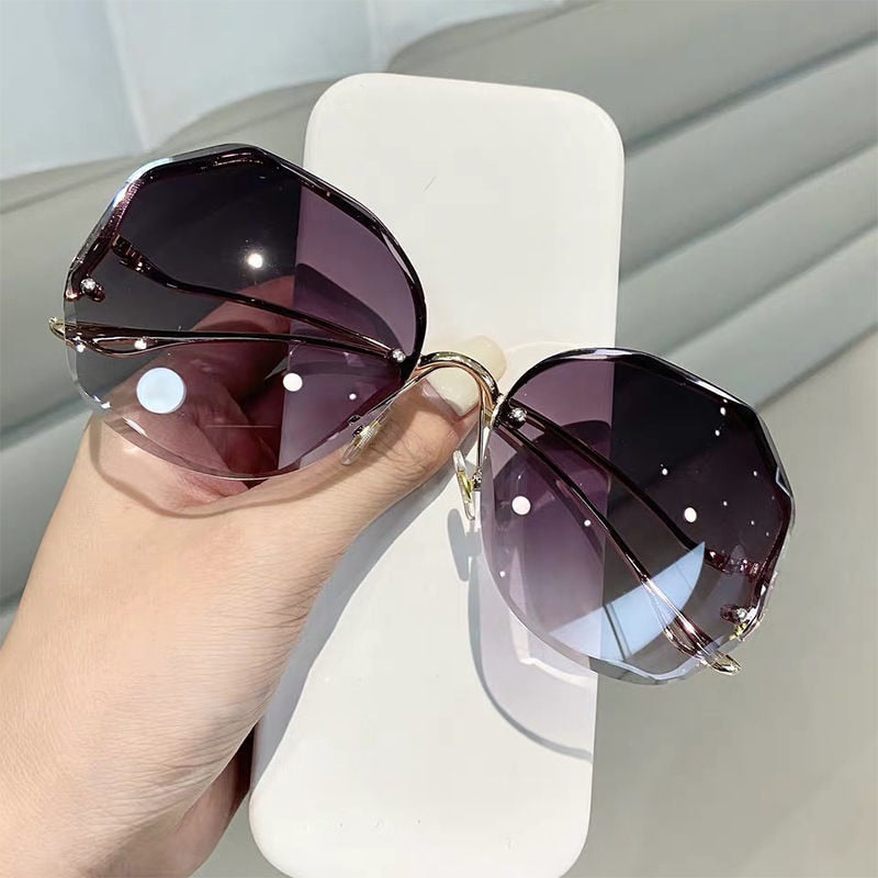 Fashion Tea Gradient Sunglasses Women Ocean Water Cut Trimmed Lens Metal Curved Temples Sun Glasses Female UV400